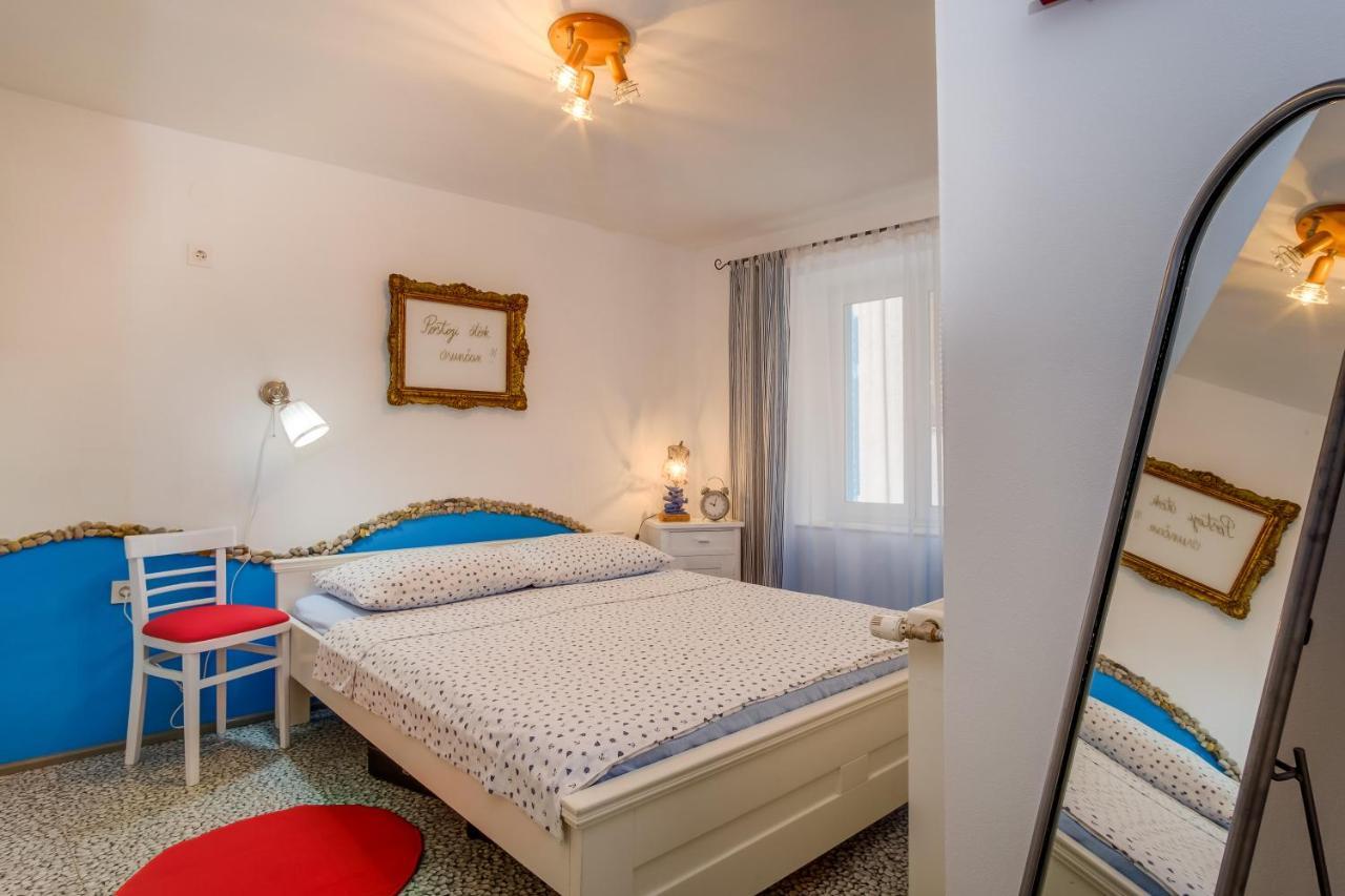 Apartments Kastel Veli Lošinj Exteriör bild