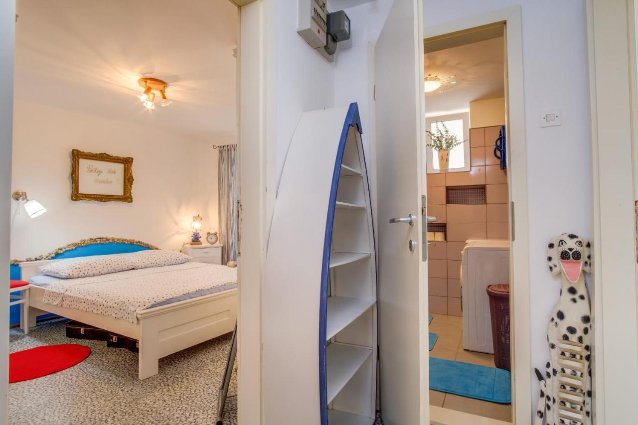 Apartments Kastel Veli Lošinj Exteriör bild