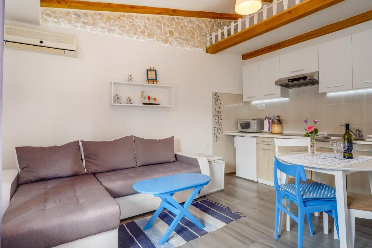 Apartments Kastel Veli Lošinj Exteriör bild