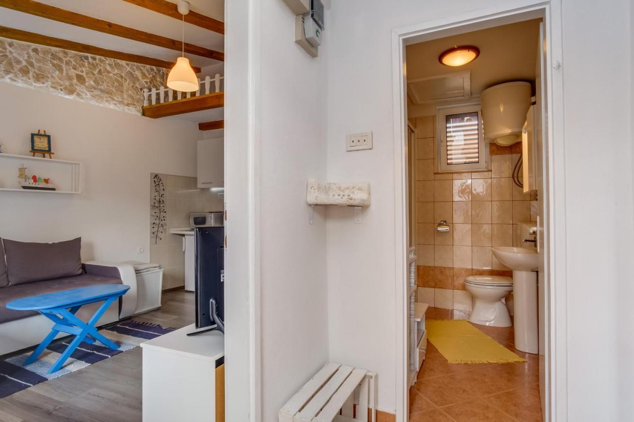 Apartments Kastel Veli Lošinj Exteriör bild